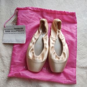 Gaynor Minden Pointe Shoes